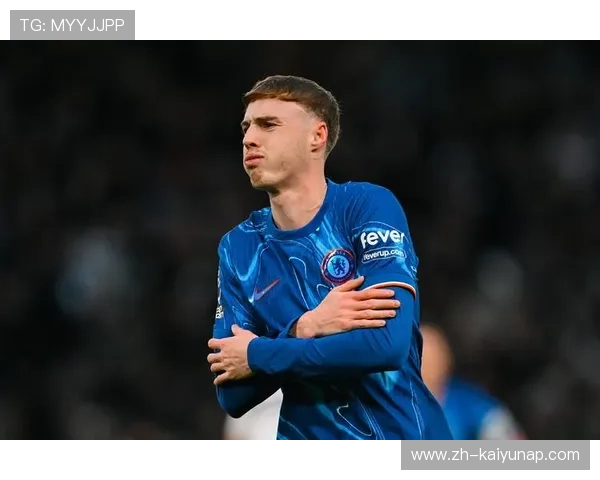 切尔西两翼齐飞，帕尔默接回敲精准射门